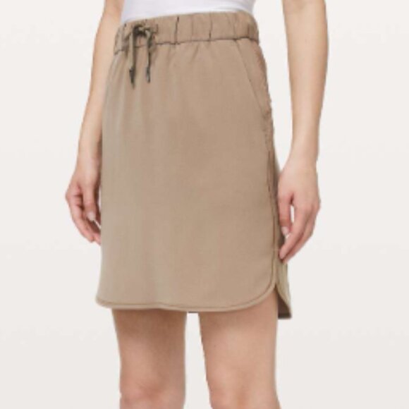 Lululemon On The Fly Skirt Size 8 - Picture 1 of 5